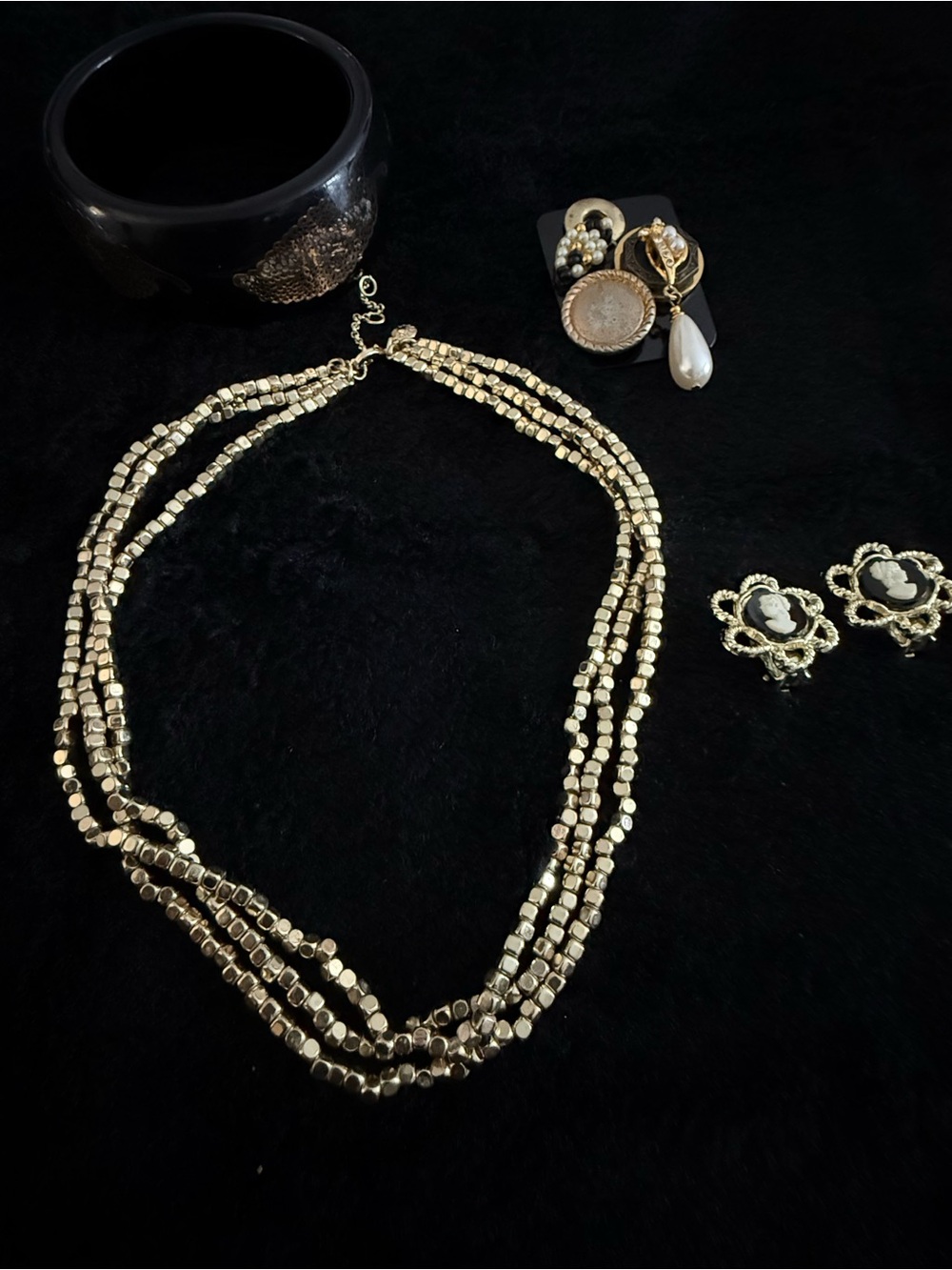 Velvet Theory Black Gold Cameo Jewelry Bundle Necklace Earrings Bracelet Brooch - Picture 3 of 13